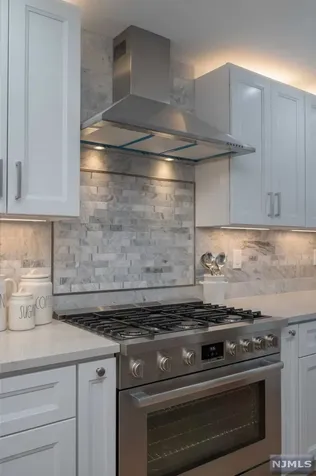 17 Hillside Avenue Livingston NJ 07039