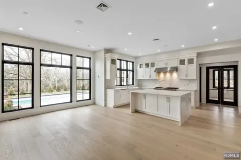 385 Hillside Avenue Alpine NJ 07620