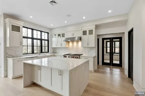 385 Hillside Avenue Alpine NJ 07620