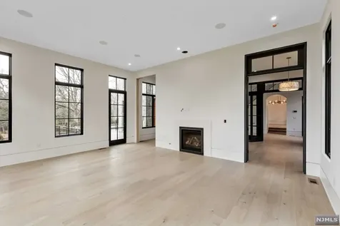 385 Hillside Avenue Alpine NJ 07620