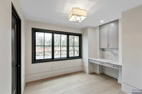 385 Hillside Avenue Alpine NJ 07620