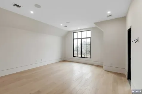 385 Hillside Avenue Alpine NJ 07620