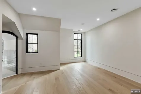 385 Hillside Avenue Alpine NJ 07620