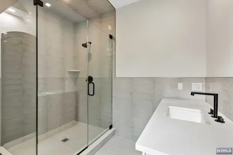 385 Hillside Avenue Alpine NJ 07620