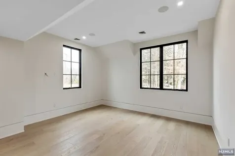 385 Hillside Avenue Alpine NJ 07620