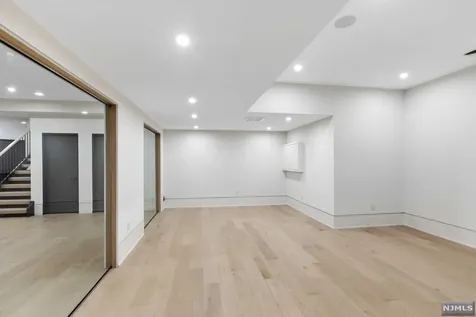 385 Hillside Avenue Alpine NJ 07620