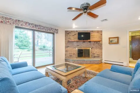 544 Farview Court Wyckoff NJ 07481