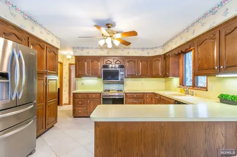 544 Farview Court Wyckoff NJ 07481