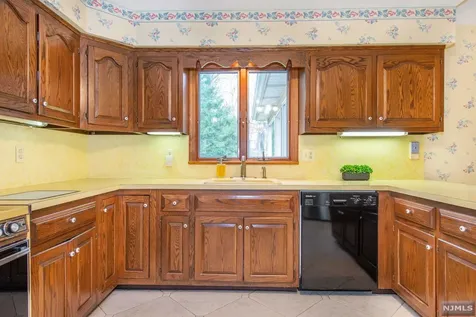 544 Farview Court Wyckoff NJ 07481