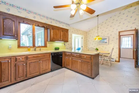544 Farview Court Wyckoff NJ 07481