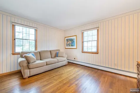 544 Farview Court Wyckoff NJ 07481