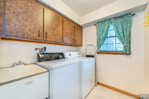 544 Farview Court Wyckoff NJ 07481