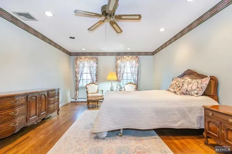 544 Farview Court Wyckoff NJ 07481