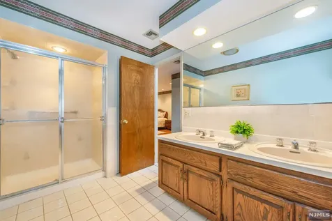 544 Farview Court Wyckoff NJ 07481