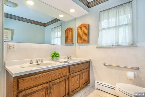 544 Farview Court Wyckoff NJ 07481