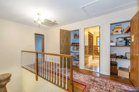 544 Farview Court Wyckoff NJ 07481