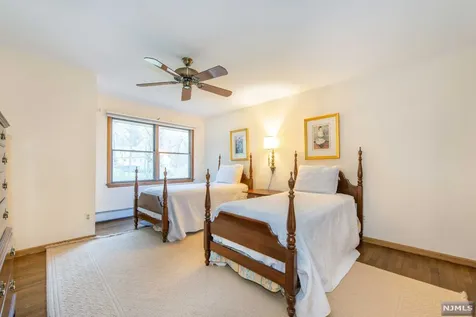 544 Farview Court Wyckoff NJ 07481