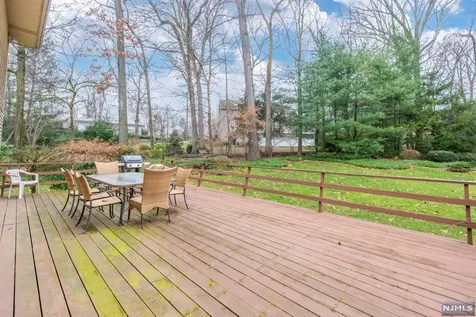 544 Farview Court Wyckoff NJ 07481