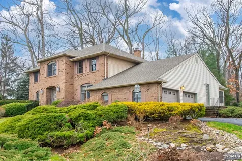544 Farview Court Wyckoff NJ 07481