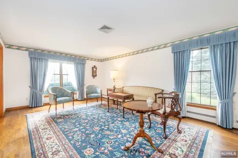 544 Farview Court Wyckoff NJ 07481
