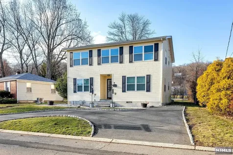 4 Henoch Avenue Clifton NJ 07013