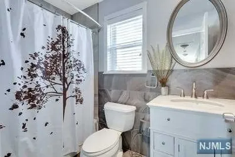 4 Henoch Avenue Clifton NJ 07013