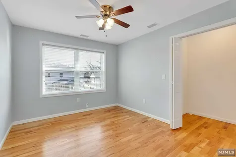4 Henoch Avenue Clifton NJ 07013