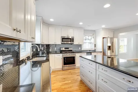 4 Henoch Avenue Clifton NJ 07013