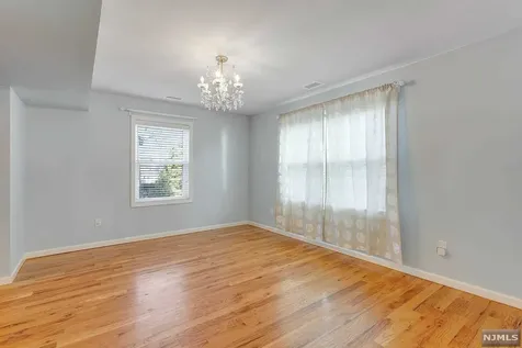4 Henoch Avenue Clifton NJ 07013