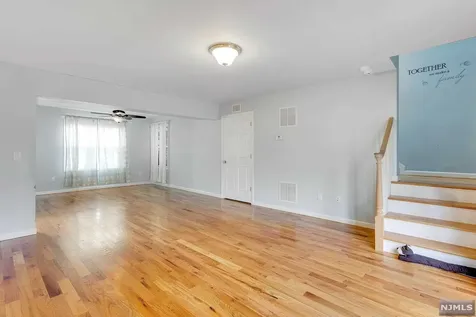 4 Henoch Avenue Clifton NJ 07013