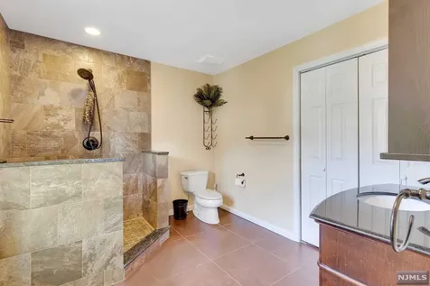 4 Henoch Avenue Clifton NJ 07013