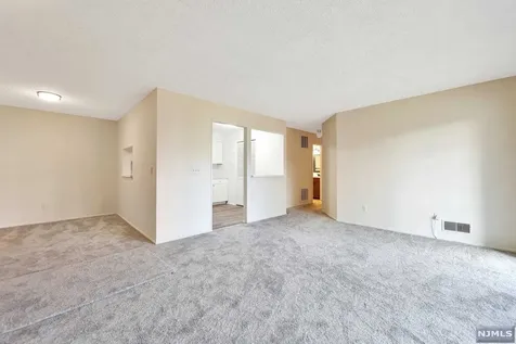 223 Larch Lane Mahwah NJ 07430