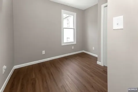 31 Halstead Street Newark NJ 07106