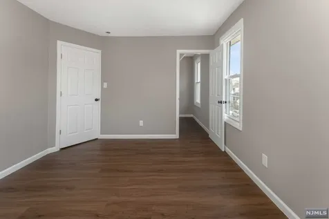 31 Halstead Street Newark NJ 07106