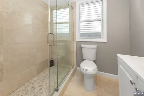31 Halstead Street Newark NJ 07106