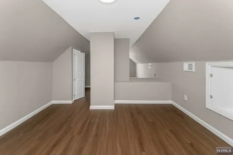 31 Halstead Street Newark NJ 07106