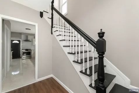 31 Halstead Street Newark NJ 07106