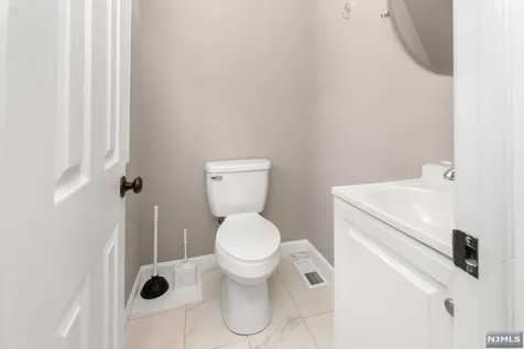 31 Halstead Street Newark NJ 07106