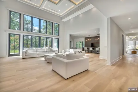 220 Mulberry Way Franklin Lakes NJ 07417
