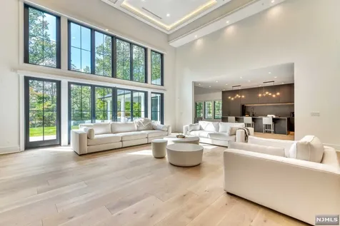 220 Mulberry Way Franklin Lakes NJ 07417