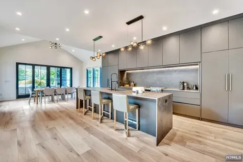 220 Mulberry Way Franklin Lakes NJ 07417