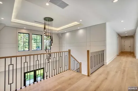 220 Mulberry Way Franklin Lakes NJ 07417