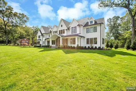 220 Mulberry Way Franklin Lakes NJ 07417