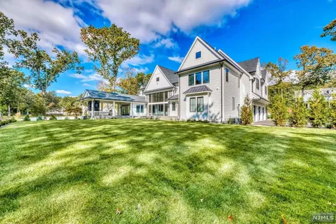 220 Mulberry Way Franklin Lakes NJ 07417