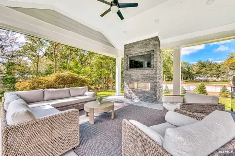 220 Mulberry Way Franklin Lakes NJ 07417