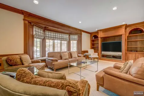 123 Chestnut Ridge Road Saddle River NJ 07458