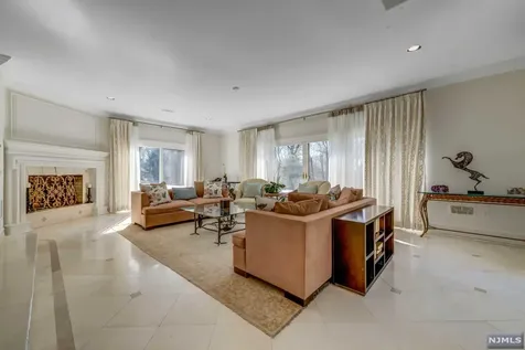 123 Chestnut Ridge Road Saddle River NJ 07458