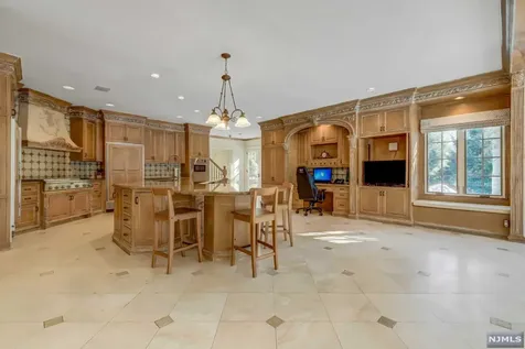 123 Chestnut Ridge Road Saddle River NJ 07458