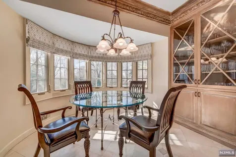123 Chestnut Ridge Road Saddle River NJ 07458