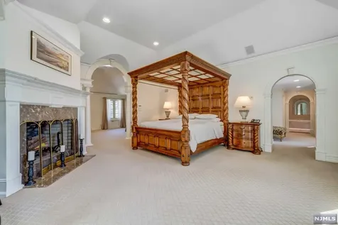 123 Chestnut Ridge Road Saddle River NJ 07458